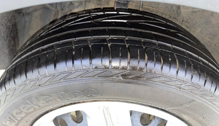 2021 Tata NEXON XMA SUNROOF PETROL, Petrol, Automatic, 10,282 km, Right Rear Tyre Tread