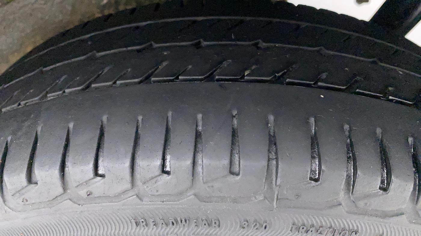 2016 Maruti Wagon R 1.0 VXI OPT, Petrol, Manual, 49,247 km, Left Rear Tyre Tread