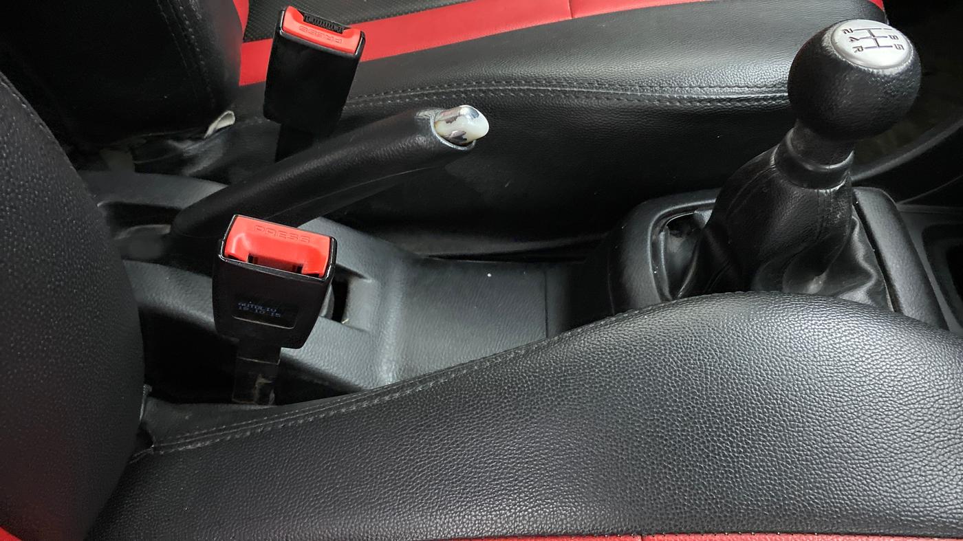 2015 Maruti Swift VXI, Petrol, Manual, 57,620 km, Gear Lever