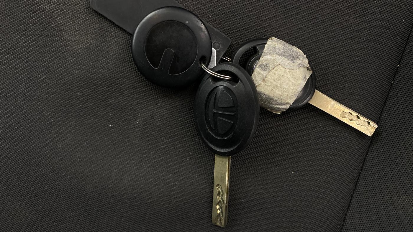 2022 Tata PUNCH PURE MT, Petrol, Manual, 63,272 km, Key Close Up