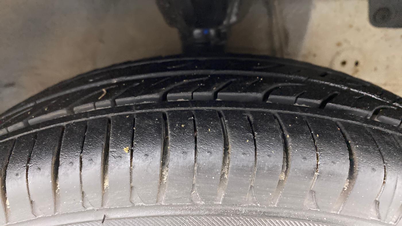 2014 Hyundai Eon D-LITE+, Petrol, Manual, 52,594 km, Right Front Tyre Tread