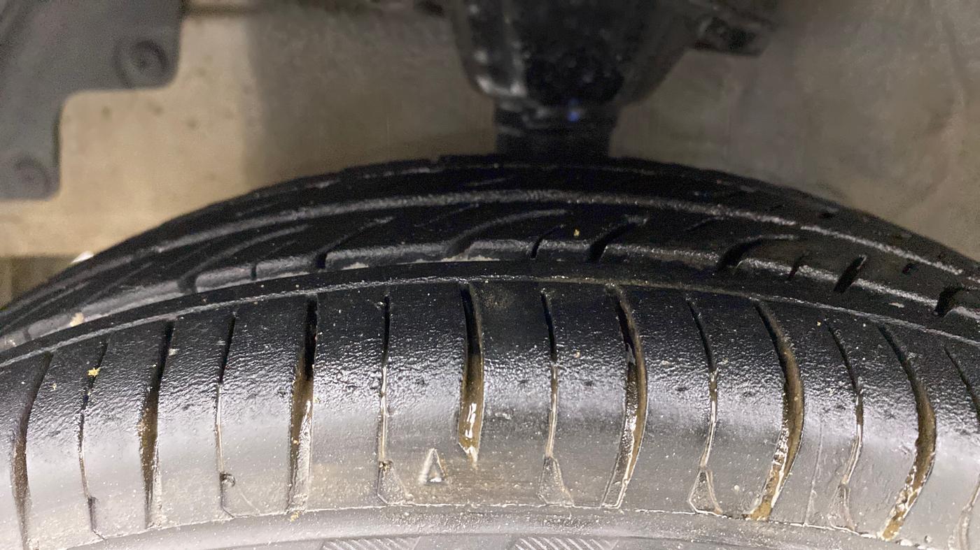 2014 Hyundai Eon D-LITE+, Petrol, Manual, 52,594 km, Left Front Tyre Tread