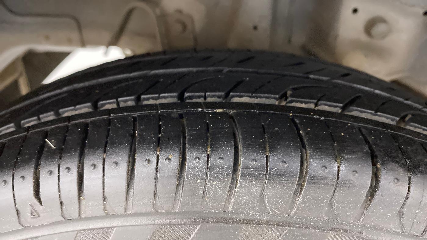 2014 Hyundai Eon D-LITE+, Petrol, Manual, 52,594 km, Right Rear Tyre Tread