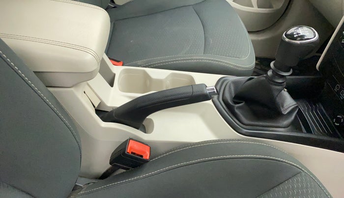 2019 Mahindra XUV300 W6 1.2 PETROL, Petrol, Manual, 27,307 km, Gear Lever