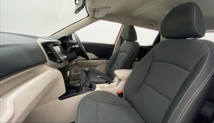 2019 Mahindra XUV300 W6 1.2 PETROL, Petrol, Manual, 27,307 km, Right Side Front Door Cabin