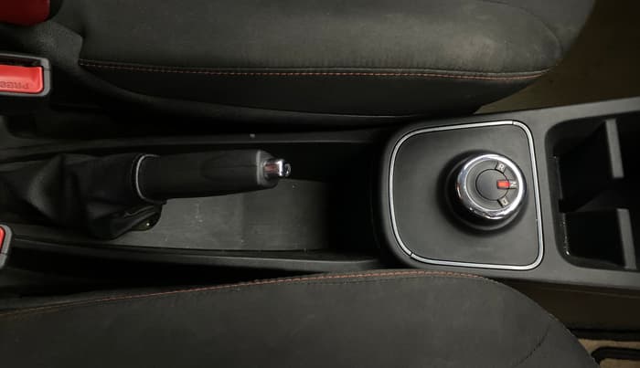 2019 Renault Kwid RXT 1.0 AMT (O), Petrol, Automatic, 66,143 km, Gear Lever