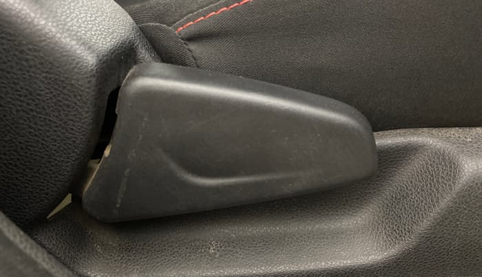 2019 Renault Kwid RXT 1.0 AMT (O), Petrol, Automatic, 66,143 km, Driver Side Adjustment Panel