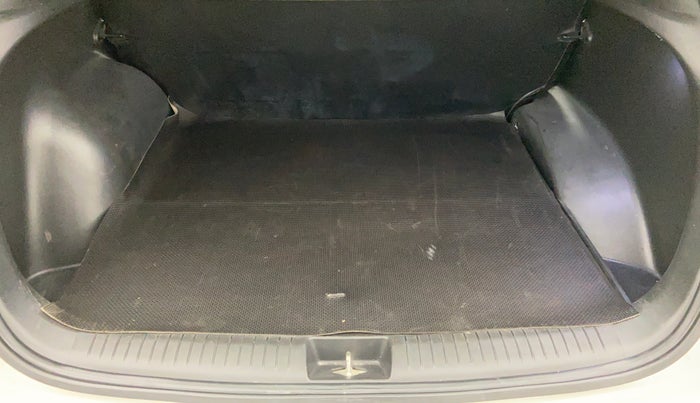 2016 Hyundai Creta 1.6 SX CRDI, Diesel, Manual, 1,14,058 km, Boot Inside