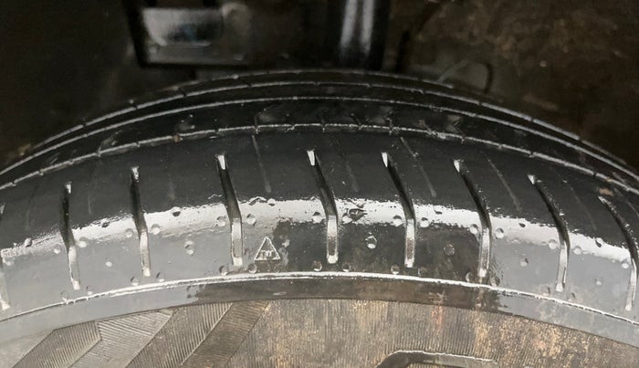 2023 Hyundai VENUE S 1.2, Petrol, Manual, 30,571 km, Left Front Tyre Tread