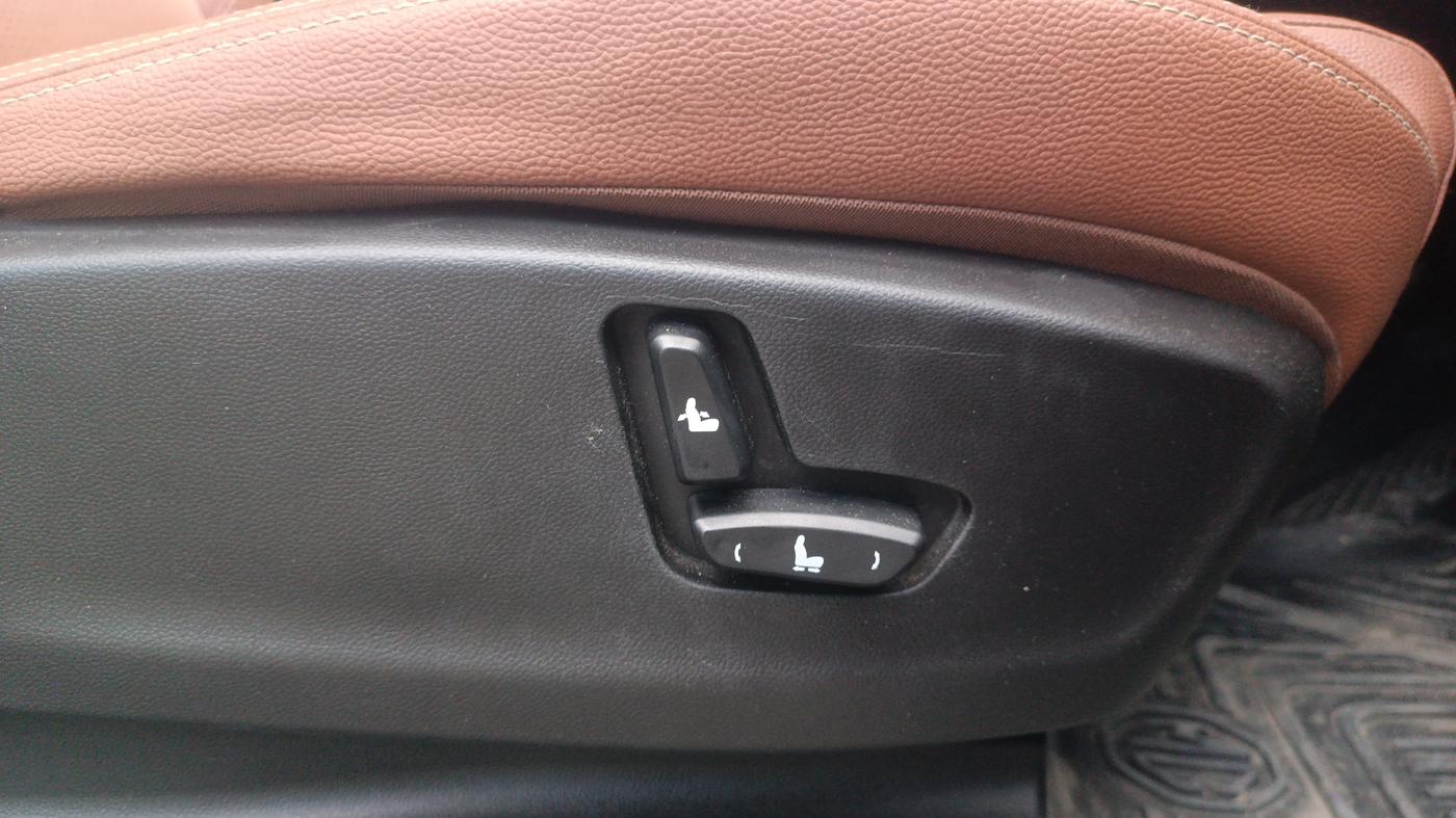 2020 MG HECTOR PLUS SHARP 1.5 PETROL TURBO DCT 6-STR, Petrol, Automatic, 41,658 km, Driver Side Adjustment Panel