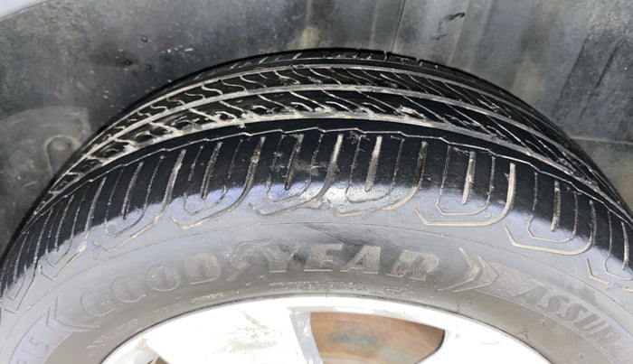 2018 Skoda Rapid AMBITION 1.6 MPI MT, Petrol, Manual, 28,306 km, Left Rear Tyre Tread