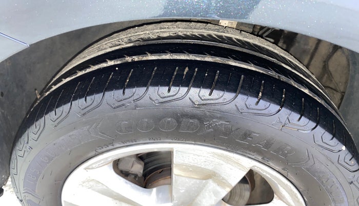 2018 Skoda Rapid AMBITION 1.6 MPI MT, Petrol, Manual, 28,306 km, Left Front Tyre Tread