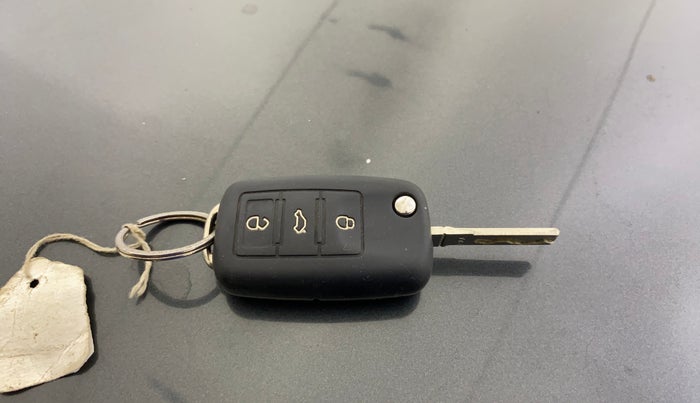 2018 Skoda Rapid AMBITION 1.6 MPI MT, Petrol, Manual, 28,306 km, Key Close Up