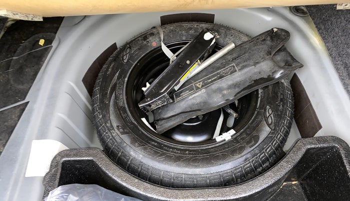 2018 Skoda Rapid AMBITION 1.6 MPI MT, Petrol, Manual, 28,306 km, Spare Tyre