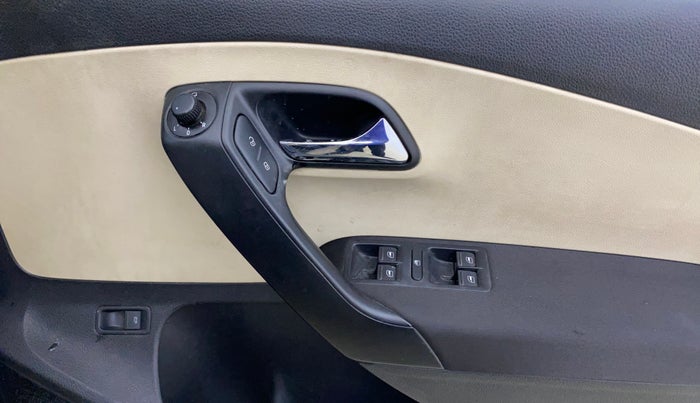 2018 Skoda Rapid AMBITION 1.6 MPI MT, Petrol, Manual, 28,306 km, Driver Side Door Panels Control