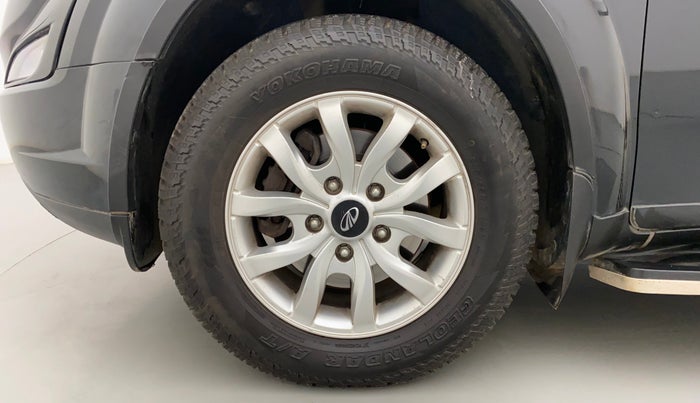 2016 Mahindra XUV500 W6, Diesel, Manual, 56,975 km, Left Front Wheel