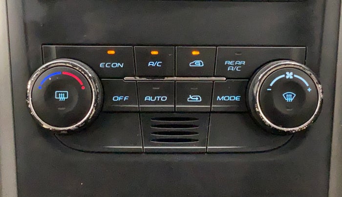 2016 Mahindra XUV500 W6, Diesel, Manual, 56,975 km, Automatic Climate Control