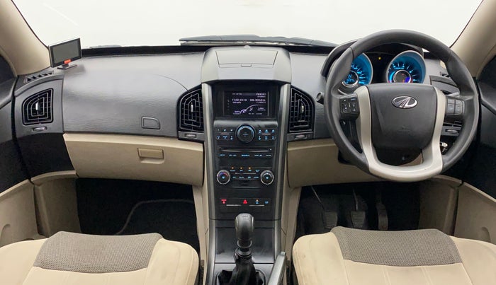 2016 Mahindra XUV500 W6, Diesel, Manual, 56,975 km, Dashboard
