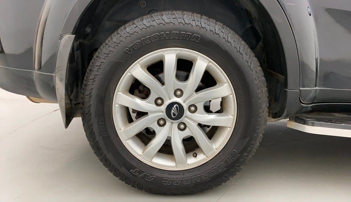 2016 Mahindra XUV500 W6, Diesel, Manual, 56,975 km, Right Rear Wheel