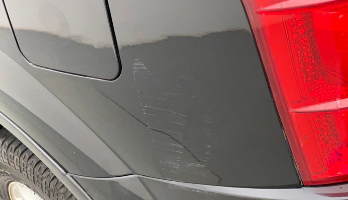 2016 Mahindra XUV500 W6, Diesel, Manual, 56,975 km, Left quarter panel - Minor scratches