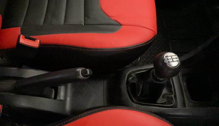 2016 Maruti Swift LXI (O), Petrol, Manual, 57,222 km, Gear Lever