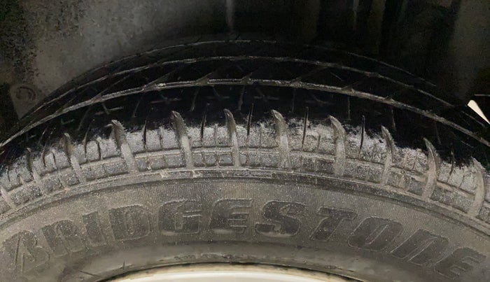 2016 Maruti Swift LXI (O), Petrol, Manual, 57,222 km, Left Rear Tyre Tread