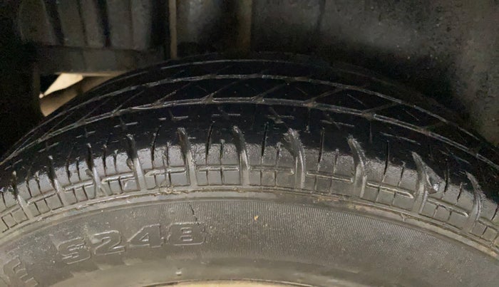 2016 Maruti Swift LXI (O), Petrol, Manual, 57,222 km, Right Rear Tyre Tread