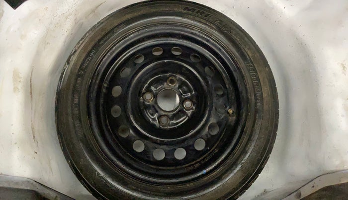 2016 Maruti Swift LXI (O), Petrol, Manual, 57,222 km, Spare Tyre