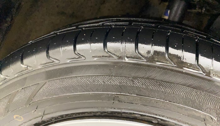 2019 Maruti Baleno DELTA PETROL 1.2, Petrol, Manual, 42,933 km, Right Front Tyre Tread