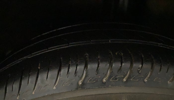 2016 Maruti Baleno DELTA PETROL 1.2, Petrol, Manual, 89,254 km, Left Rear Tyre Tread