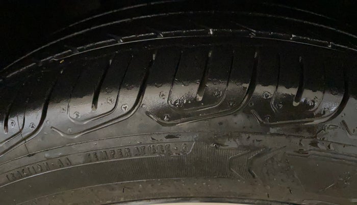 2021 Volkswagen TAIGUN GT PLUS 1.5 TSI DSG, Petrol, Automatic, 28,161 km, Right Front Tyre Tread