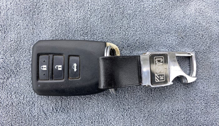 2020 Toyota YARIS G MT, Petrol, Manual, 37,628 km, Key Close Up