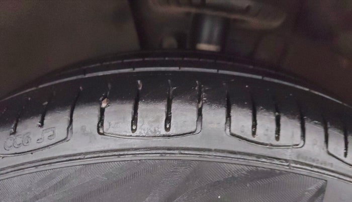 2014 Volkswagen Polo COMFORTLINE 1.2L PETROL, Petrol, Manual, 59,834 km, Left Front Tyre Tread