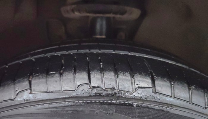 2014 Volkswagen Polo COMFORTLINE 1.2L PETROL, Petrol, Manual, 59,834 km, Right Front Tyre Tread