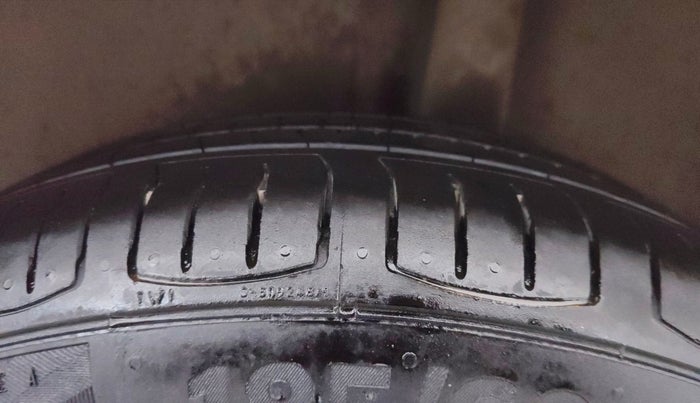 2014 Volkswagen Polo COMFORTLINE 1.2L PETROL, Petrol, Manual, 59,834 km, Left Rear Tyre Tread