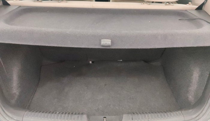 2014 Volkswagen Polo COMFORTLINE 1.2L PETROL, Petrol, Manual, 59,834 km, Boot Inside