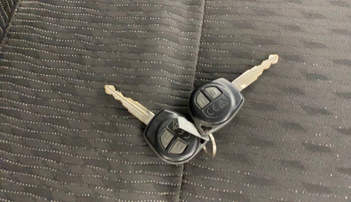 2017 Maruti Baleno DELTA PETROL 1.2, Petrol, Manual, 44,042 km, Key Close Up