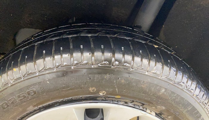 2017 Maruti Baleno DELTA PETROL 1.2, Petrol, Manual, 44,042 km, Left Rear Tyre Tread