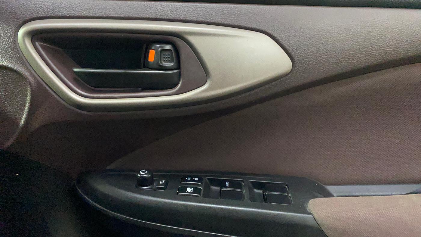 2023 Maruti FRONX DELTA PLUS 1.2L AGS, Petrol, Automatic, 48,514 km, Driver Side Door Panels Control