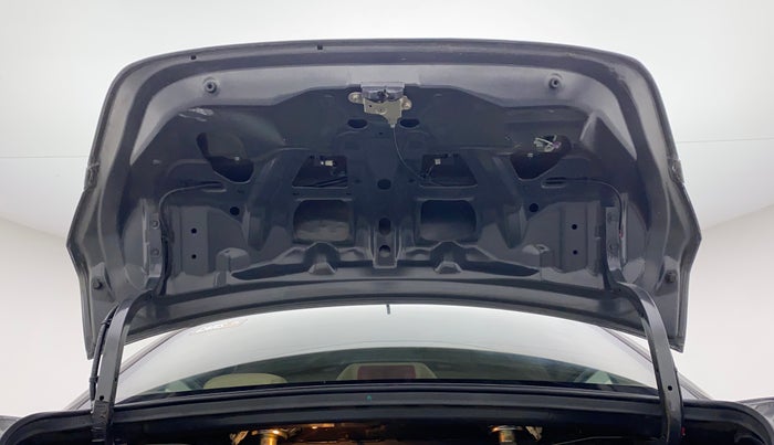 2016 Maruti Swift Dzire VXI, CNG, Manual, 1,09,405 km, Boot Door Open