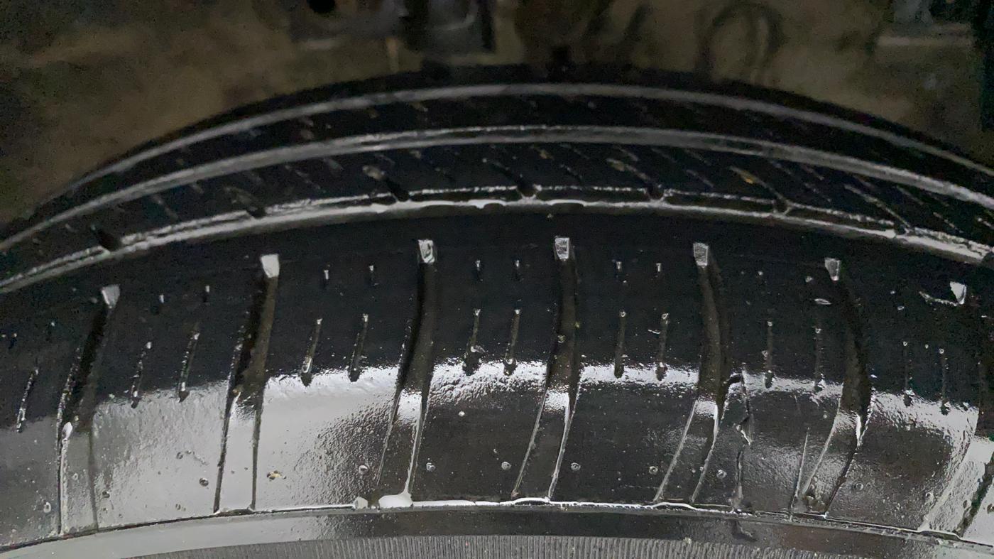 2016 Maruti Swift Dzire VXI, CNG, Manual, 1,09,405 km, Right Front Tyre Tread