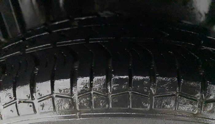 2016 Maruti Swift Dzire VXI, CNG, Manual, 1,09,405 km, Right Rear Tyre Tread