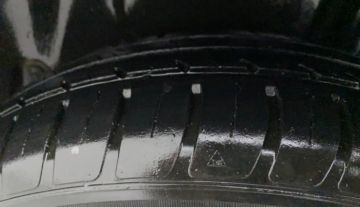 2016 Maruti Swift Dzire VXI, CNG, Manual, 1,09,405 km, Left Rear Tyre Tread