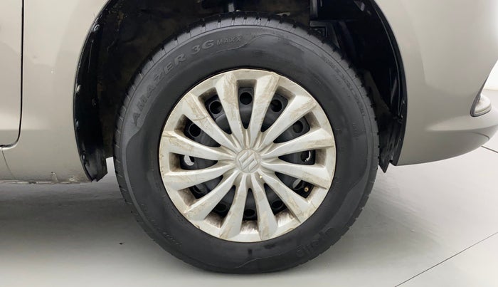 2016 Maruti Swift Dzire VXI, CNG, Manual, 1,09,405 km, Right Front Wheel