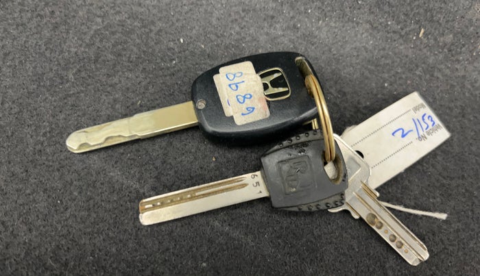 2014 Honda Brio S MT, Petrol, Manual, 71,771 km, Key Close Up