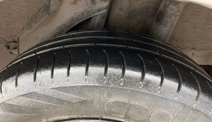 2014 Honda Brio S MT, Petrol, Manual, 71,771 km, Left Rear Tyre Tread