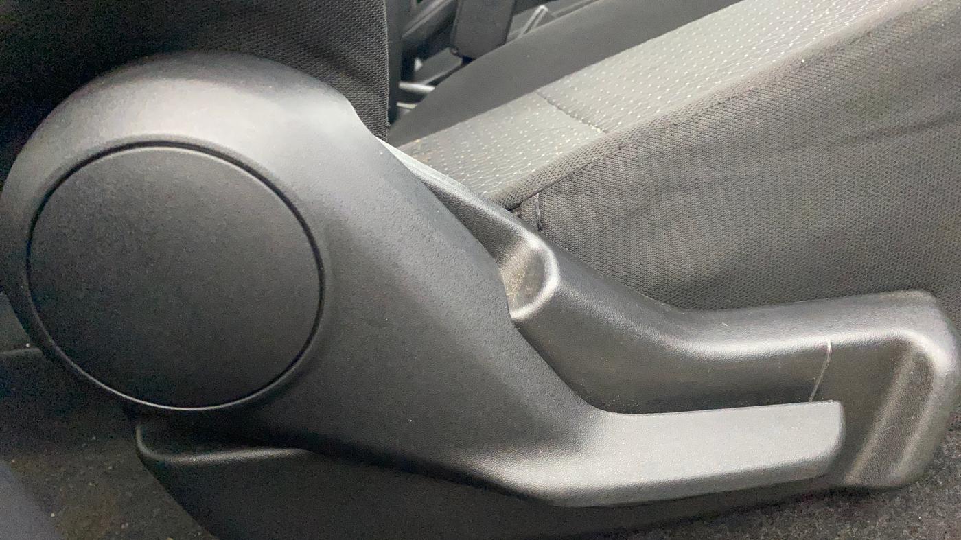 2020 Maruti IGNIS SIGMA 1.2, Petrol, Manual, 16,398 km, Driver Side Adjustment Panel