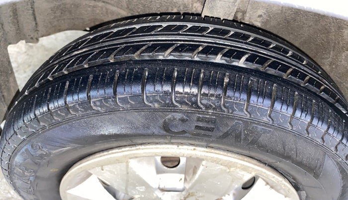 2012 Maruti Wagon R 1.0 LXI, Petrol, Manual, 23,315 km, Left Front Tyre Tread