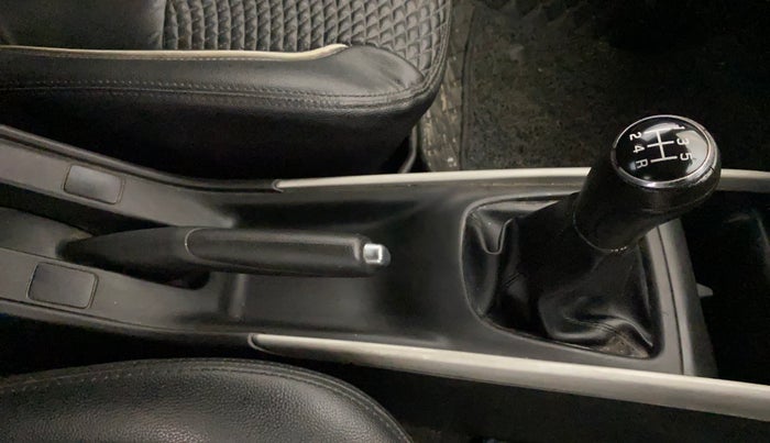 2018 Maruti Baleno DELTA PETROL 1.2, CNG, Manual, 66,338 km, Gear Lever
