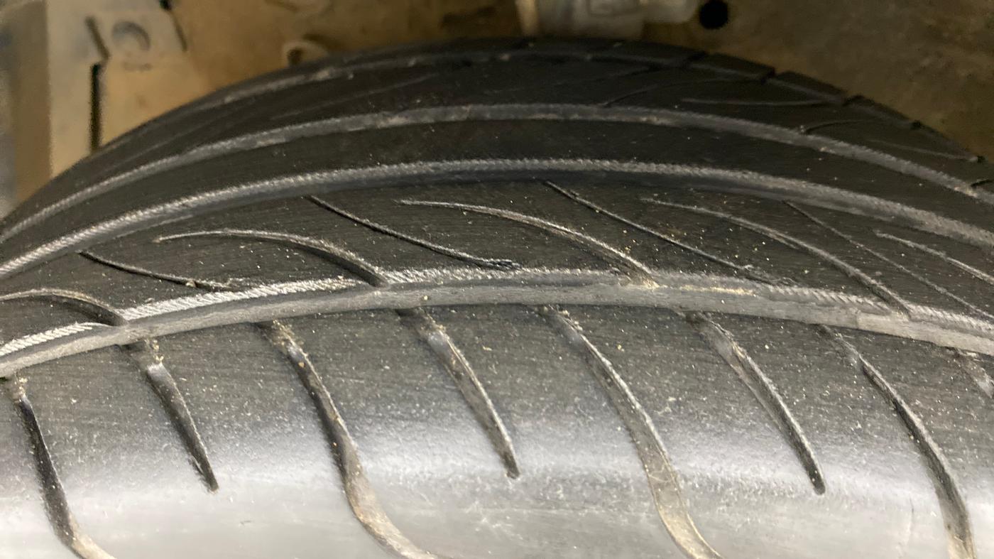 2013 Maruti Swift VDI, Diesel, Manual, 95,202 km, Left Front Tyre Tread
